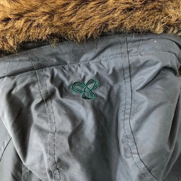 TNA XS Winter Jacket - Picture 3 of 16